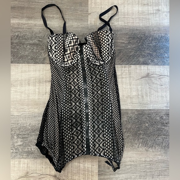Victoria’s Secret Fishnet Zip Bustier - Picture 1 of 1